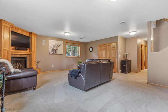 Family Room | Image 28