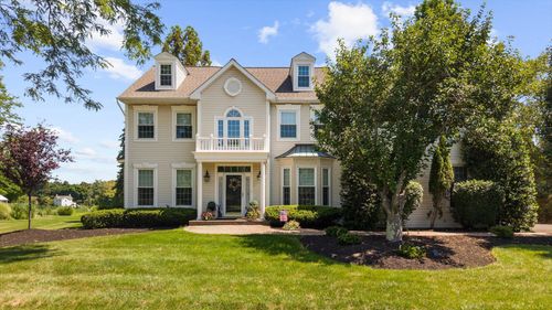 2028 Farmview Dr, Newtown, PA, 18940-9417 | Card Image