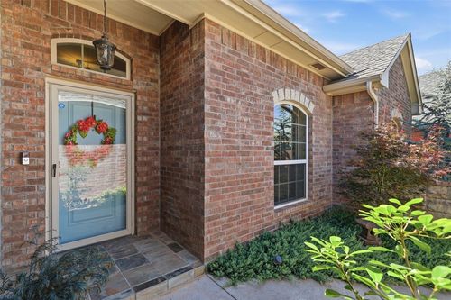 10215 Kingston Way, Oklahoma City, OK, 73120-2083 | Card Image