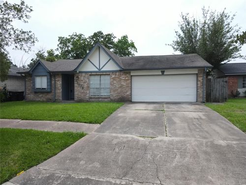 13823 Towne Way Dr, Sugar Land, TX, 77498-1654 | Card Image