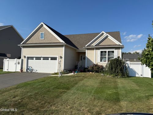 4 Vogt Dr, Latham, NY, 12110-3509 | Card Image