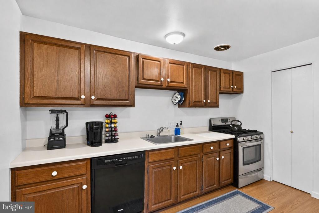 Residential in WOODBRIDGE 2
