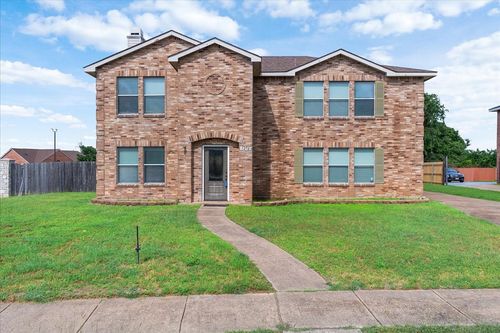 1298 Longleaf Drive, Cedar Hill, TX, 75104 | Card Image