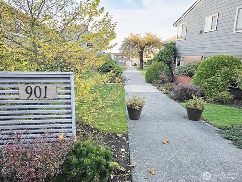 apt-125-901 N Forest St, Bellingham, WA, 98225-5520 | Card Image