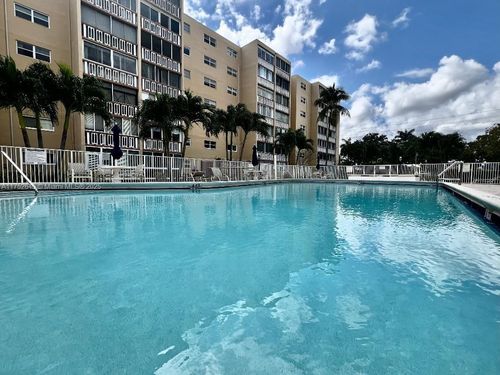 apt-704-609 Ne 14th Ave, Hallandale Beach, FL, 33009-3685 | Card Image