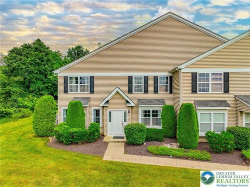 5986 Saratoga Ln, COOPERSBURG, PA, 18036-8817 | Card Image