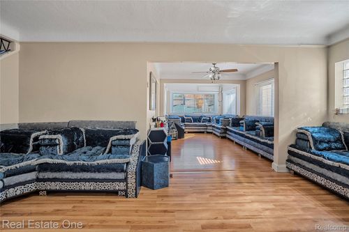 17740 Hanna St, Melvindale, MI, 48122-1033 | Card Image