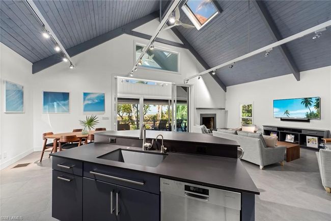 16886 Captiva Dr, House other with 5 bedrooms, 5 bathrooms and 4 parking in CAPTIVA FL | Image 11