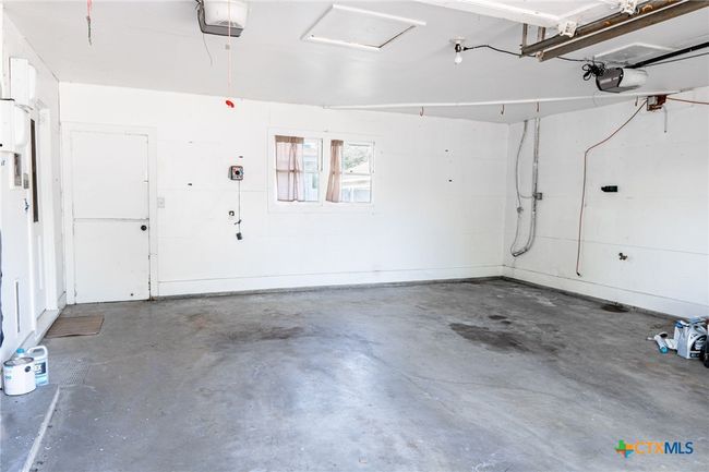1307 N Main St, House other with 3 bedrooms, 2 bathrooms and null parking in Victoria TX | Image 24
