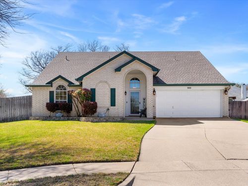 900 Fenway Ln, Saginaw, TX, 76179-0900 | Card Image