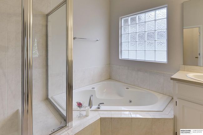 5210 S 165 Th St, House other with 5 bedrooms, 3 bathrooms and 3 parking in Omaha NE | Image 21