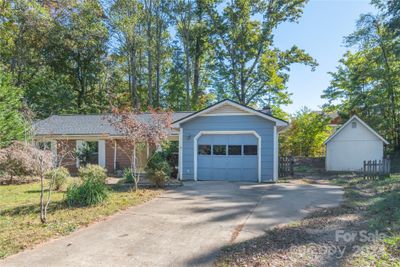 16 Vail Court, House other with 3 bedrooms, 1 bathrooms and null parking in Asheville NC | Image 1