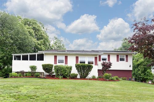 24 Oxford Ct, Spring Valley, NY, 10977-4527 | Card Image