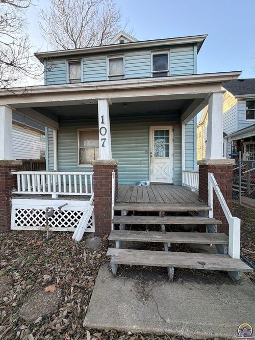 107 Nw Taylor St, Topeka, KS, 66603 | Card Image