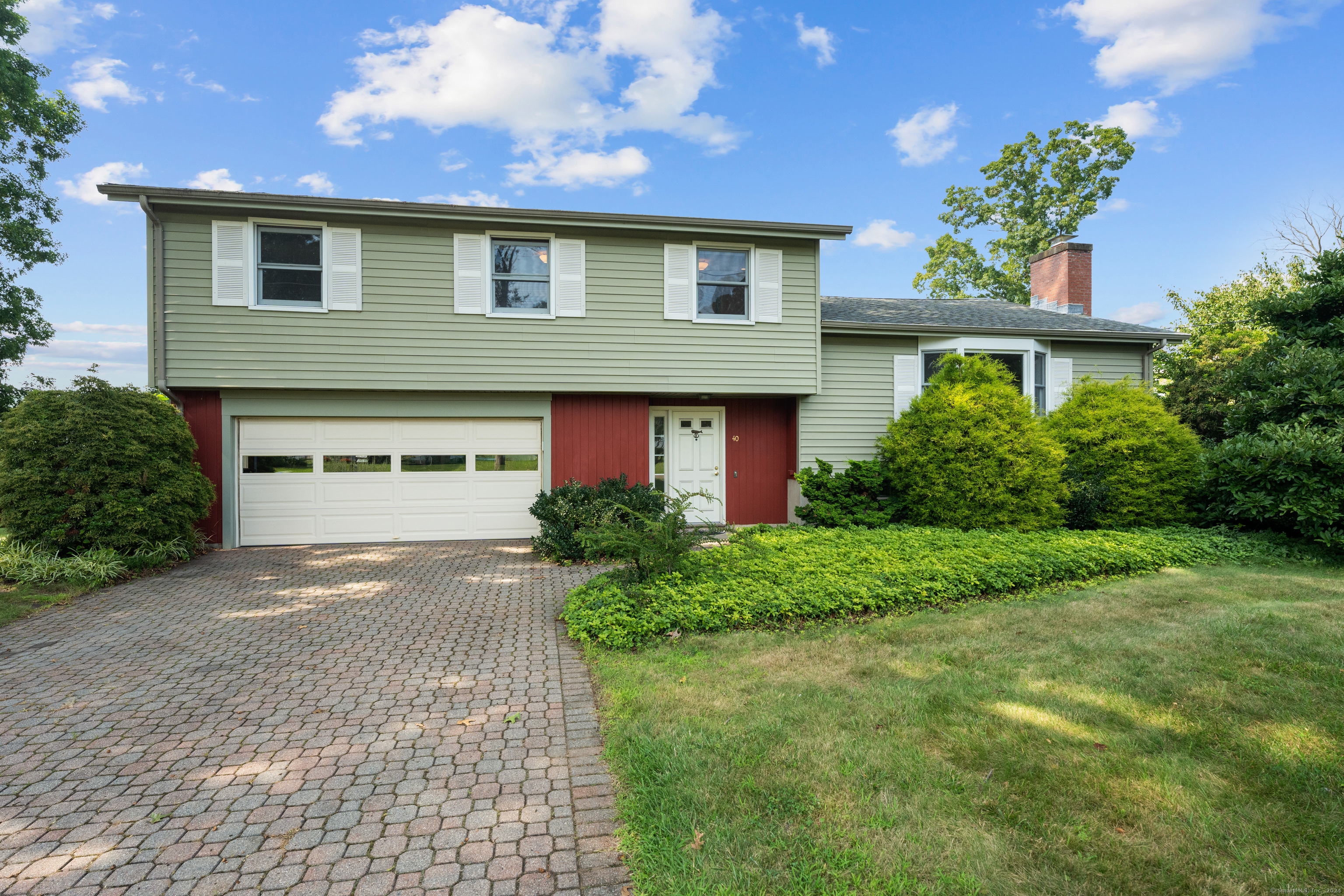 Riverside Dr, Branford, CT 06405
