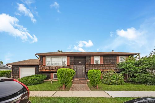 150 Holly Ave, Hempstead, NY, 11550-5210 | Card Image