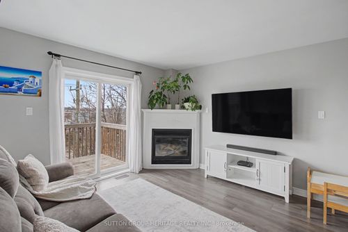 77 Lancaster Crt, Keswick, ON, L4P3Z9 | Card Image