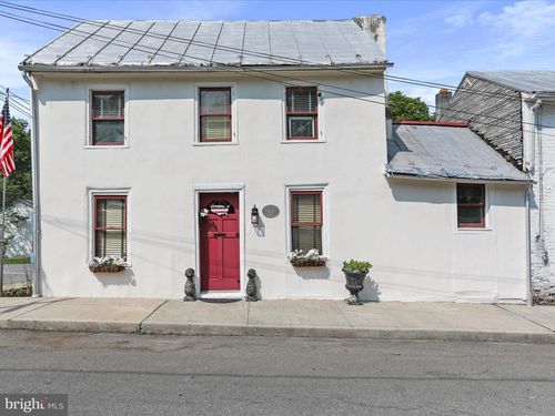 120 S Water St, CHARLES TOWN, WV, 25414-1654 | Card Image