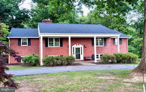 7627 Summit Point Rd, CHARLES TOWN, WV, 25414-5018 | Card Image