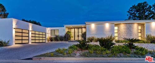 920 Linda Flora Dr, LOS ANGELES, CA, 90049-1631 | Card Image