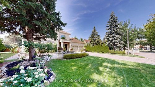 16 Shallmar Gdns, Richmond Hill, ON, L4B3G4 | Card Image