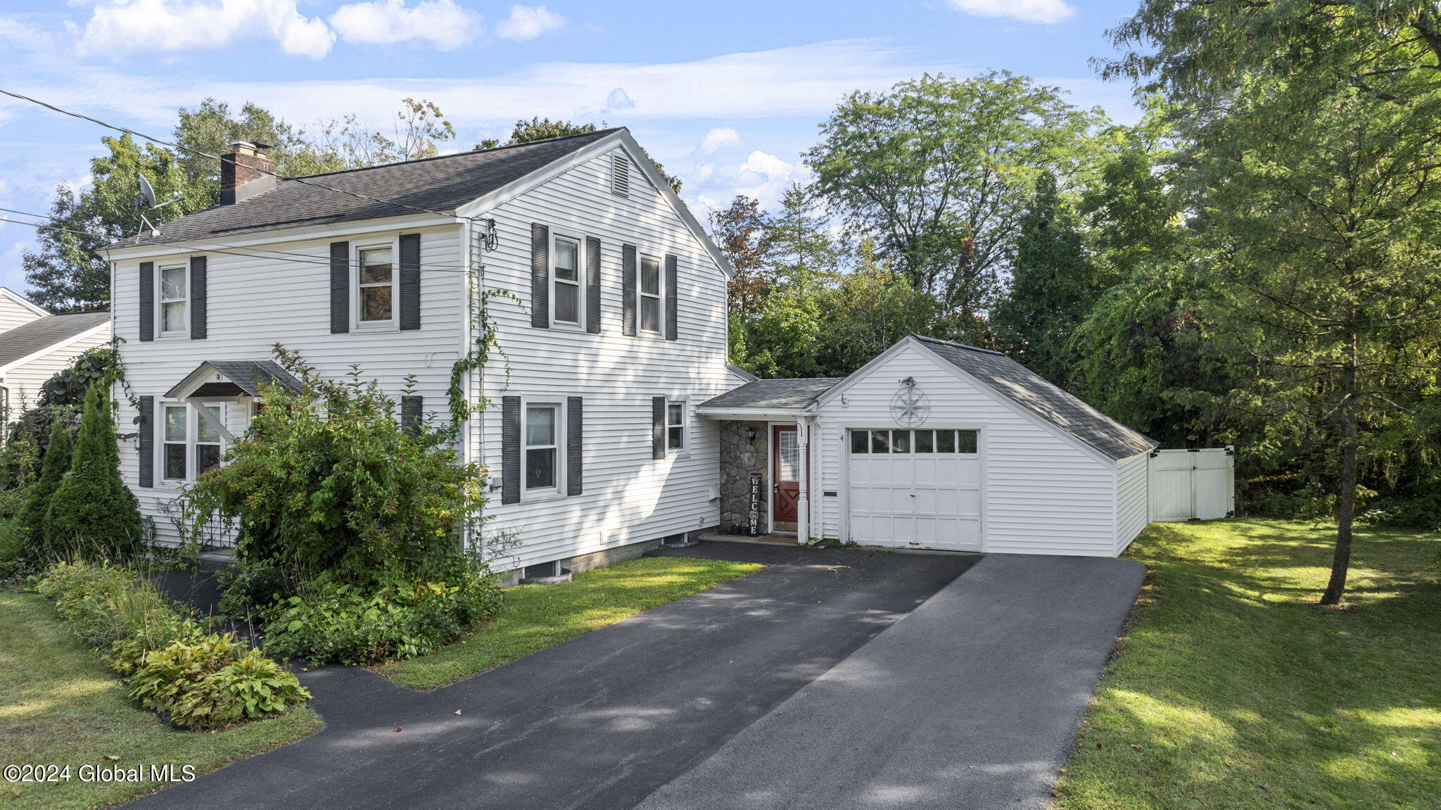Baker Ave, South Glens Falls, NY 12803