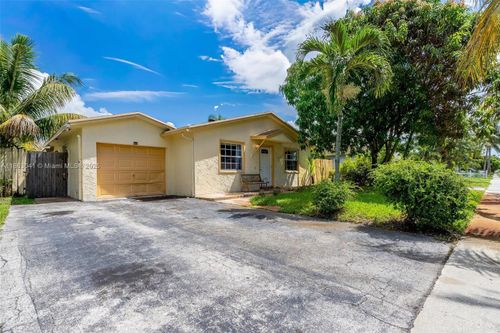 7217 Sw 3rd Ct, North Lauderdale, FL, 33068-1405 | Card Image