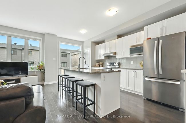 618 Geranium Walk, House attached with 3 bedrooms, 3 bathrooms and 2 parking in Stittsville ON | Image 7