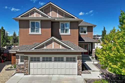 121 Drake Landing Manor, Okotoks, AB, T1S0E7 | Card Image