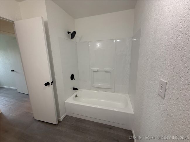 1402 Se 9 Th St, House other with 3 bedrooms, 2 bathrooms and null parking in Wagoner OK | Image 16