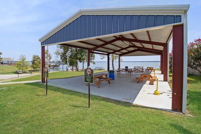 Community lakeside pavillion | Image 24