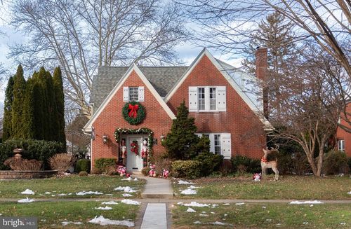 147 Elm Ave, HERSHEY, PA, 17033-1534 | Card Image