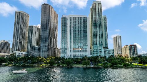 4006-1800 N Bayshore Dr, Miami, FL, 33132-3235 | Card Image