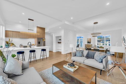 {{alt}} | Card Image