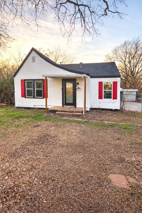 417 Corry A Edwards Dr, Kennedale, TX, 76060-4436 | Card Image