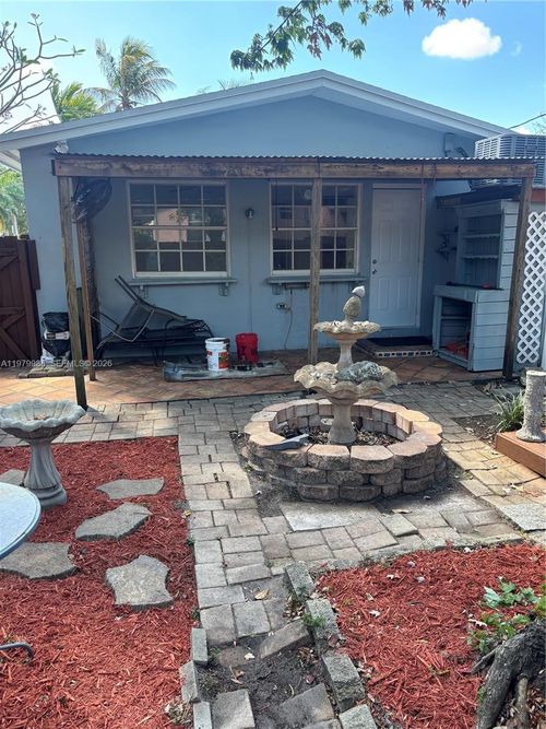 729 Ne 2nd Ct, Hallandale Beach, FL, 33009 | Card Image