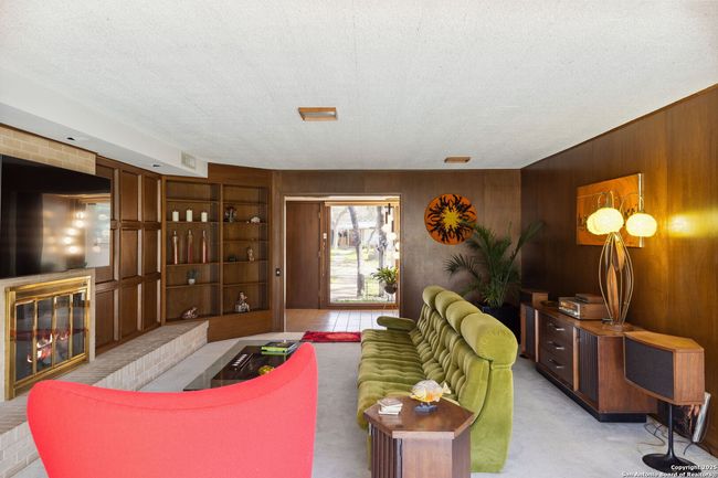 225 Carolwood Dr, House other with 3 bedrooms, 2 bathrooms and null parking in Castle Hills TX | Image 10