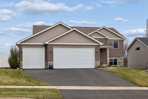 1108 Olivia St Se, New Prague, MN, 56071-4805 | Card Image