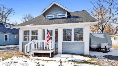 83 Cedar St, Ortonville, MI, 48462-8603 | Card Image