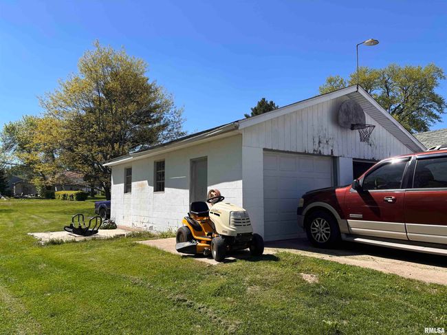 451 S Grove St, House other with 3 bedrooms, 2 bathrooms and null parking in Kewanee IL | Image 14
