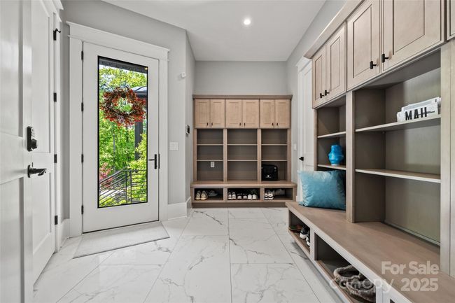 385 Squirrel Ln, House other with 5 bedrooms, 8 bathrooms and null parking in Lake Wylie SC | Image 12