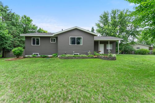 6071 Red Fox Run, North Branch, MN, 55056-5084 | Card Image