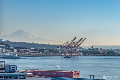 apt-1018-2717 Western Ave, Seattle, WA, 98121-1167 | Card Image