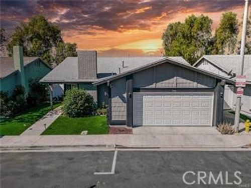 5970 Sky Meadow St, Jurupa Valley, CA, 92509-6674 | Card Image