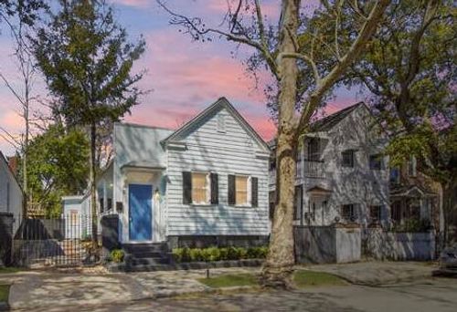 16 Moultrie St, Charleston, SC, 29403-4104 | Card Image