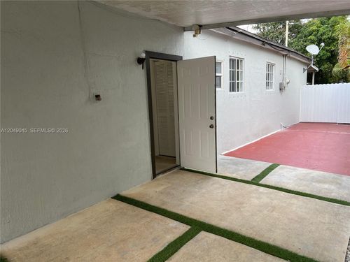 1-4365 W 1st Ave, Hialeah, FL, 33012-4005 | Card Image