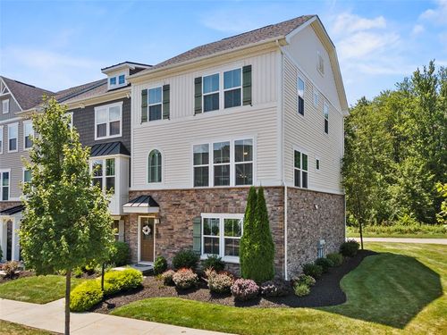 306 Cross Creek Dr, Cranberry Twp, PA, 16066-6586 | Card Image