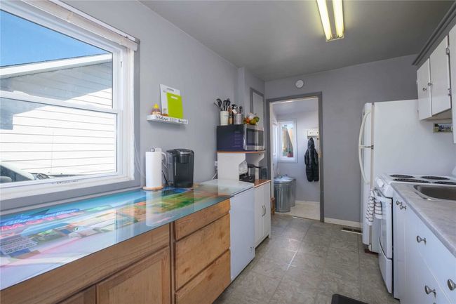 7 7 Th Ave, House other with 2 bedrooms, 1 bathrooms and 3 parking in Kingston ON | Image 21