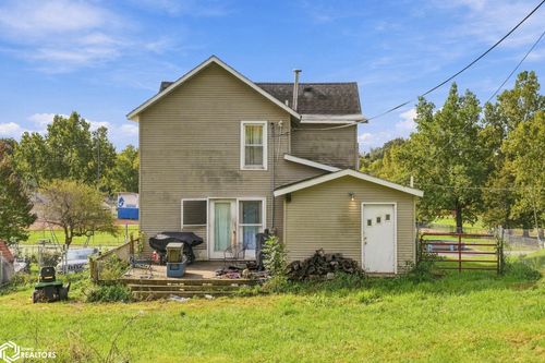 318 W State St, Oxford, IA, 52322-9195 | Card Image