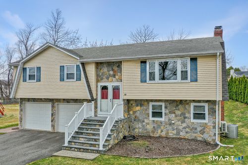 15 Cricket Ln, Newington, CT, 06111-1606 | Card Image